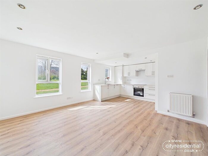 2 Bedroom Flat For Sale In City Quay, Liverpool, L3