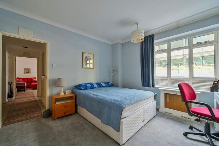 1 Bedroom Flat To Rent In Paramount Court, Bloomsbury, London, WC1E