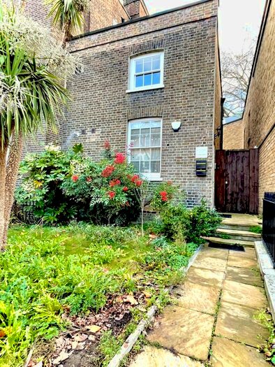 2 Bedroom Semi-Detached House To Rent In Sheen Road, Richmond, London, TW9