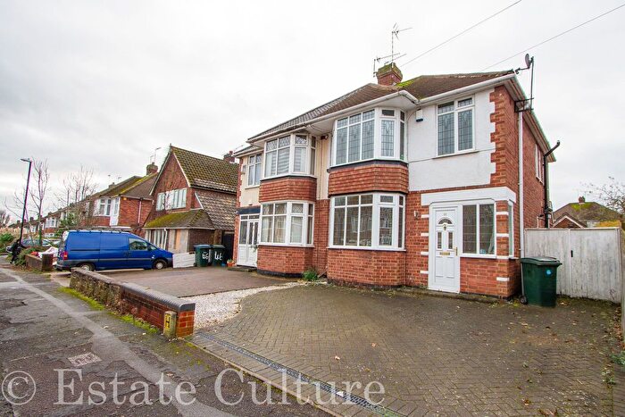 3 Bedroom Semi-Detached House To Rent In Frankton Avenue, Styvechale, Coventry, CV3