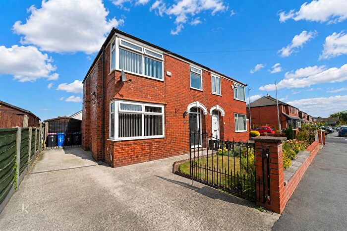 3 Bedroom Semi-Detached House For Sale In Warwick Avenue, Wardley, M27