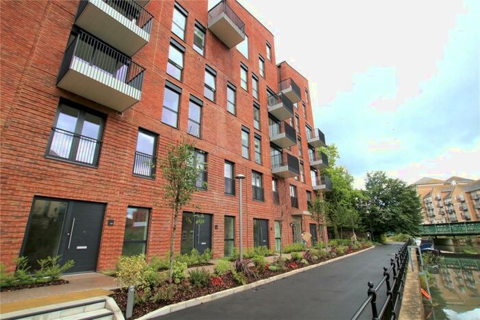 2 Bedroom Apartment To Rent In Joseph Huntley Walk, Reading, RG1