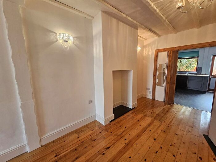 2 Bedroom End Of Terrace House To Rent In Colborn Street, Nottingham, NG3