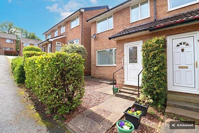 3 Bedroom Semi-Detached House For Sale In Longclough Drive, Glossop, SK13