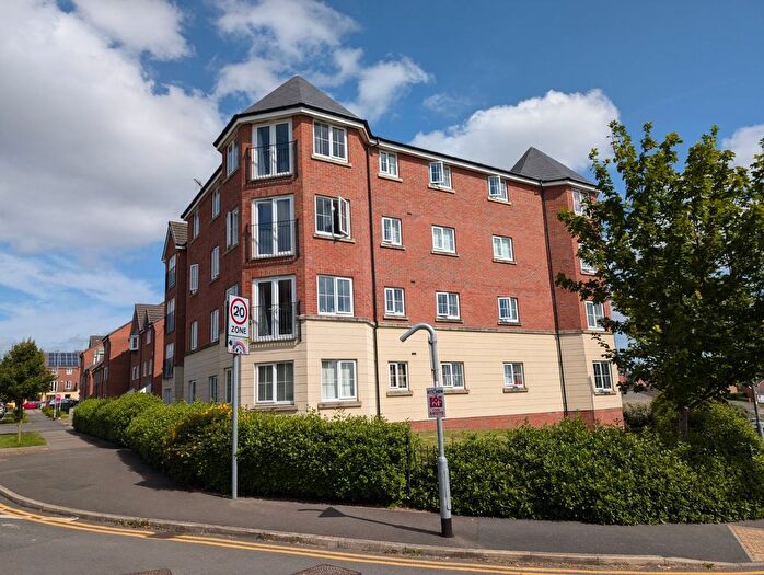 2 Bedroom Flat To Rent In Oak Drive, Leeds, West Yorkshire, LS10