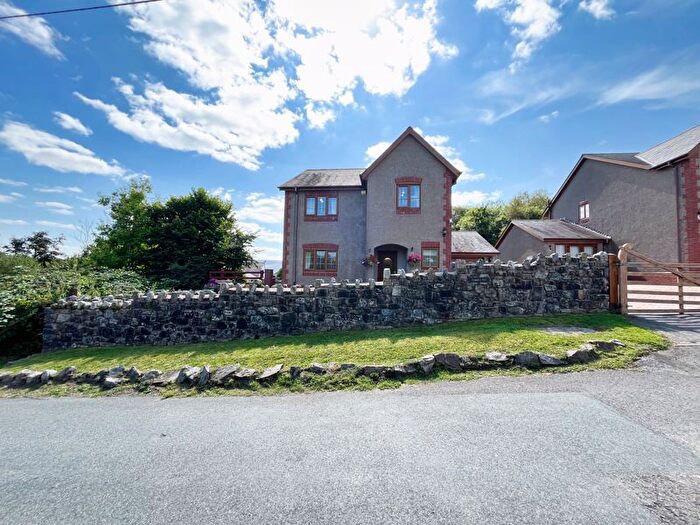 4 Bedroom Detached House For Sale In Church Road, Aberdare, CF44
