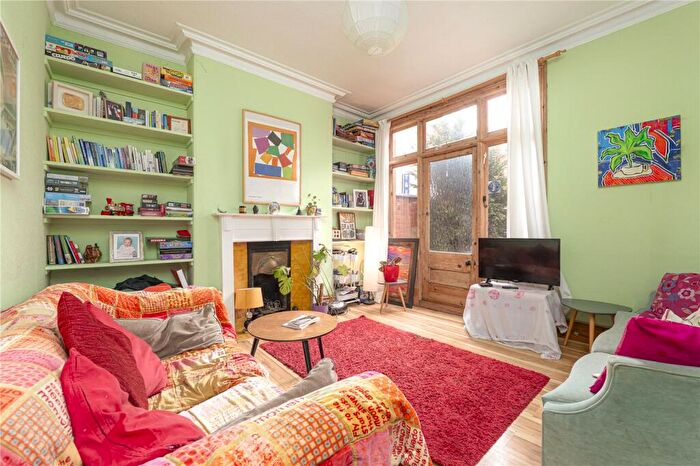 5 Bedroom Terraced House For Sale In Victoria Park Road, Stoneygate, Leicester, LE2