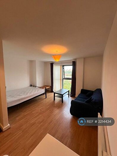 Studio To Rent In Red Bank, Manchester, M4