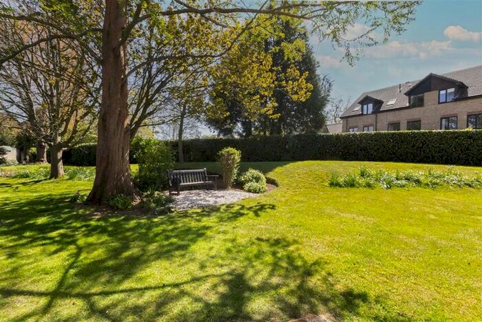 1 Bedroom Flat To Rent In Harrowdene Gardens, Teddington, TW11