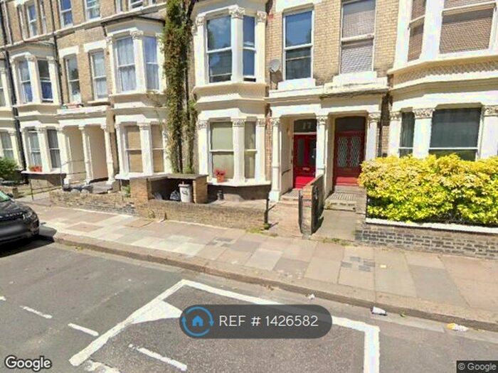 2 Bedroom Flat To Rent In West Kensington, London Sn, W14