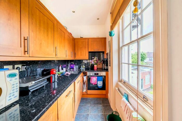 Studio To Rent In Leigham Court Road, Streatham Hill, London, SW16