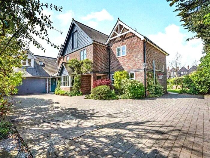 4 Bedroom Detached House To Rent In Fitzalan Road, Arundel, West Sussex, BN18