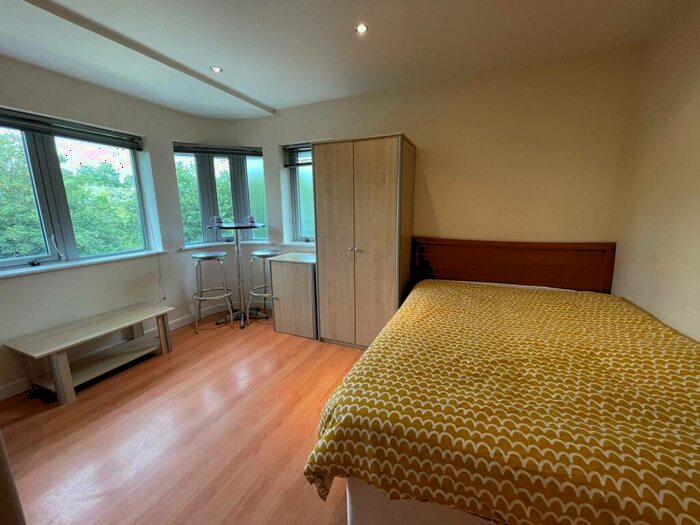 1 Bedroom Apartment To Rent In Central Park Avenue, Pennycomequick, Plymouth, PL4