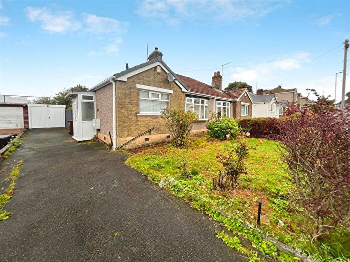 2 Bedroom Semi-Detached Bungalow For Sale In High House Road, Bradford, BD2