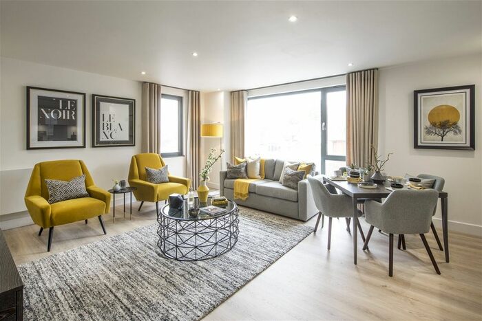 2 Bedroom Flat To Rent In Bourchier Court, London Road, Sevenoaks, Kent, TN13