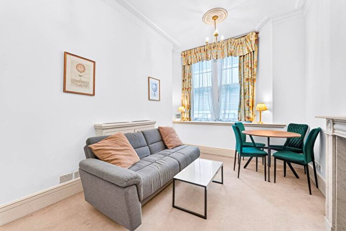 1 Bedroom Flat For Sale In Crusader House, Pall Mall, SW1Y