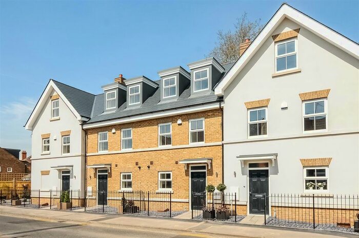 3 Bedroom Semi-Detached House To Rent In St. Leonards Road, Windsor, SL4