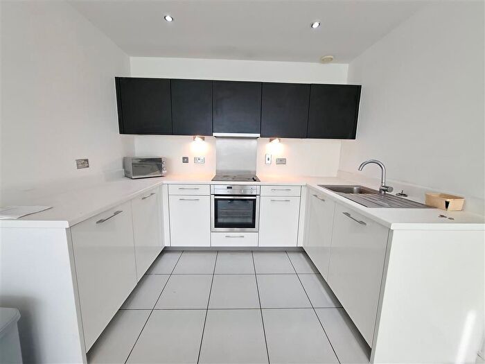 1 Bedroom Flat To Rent In Cotterells, Hemel Hempstead, HP1