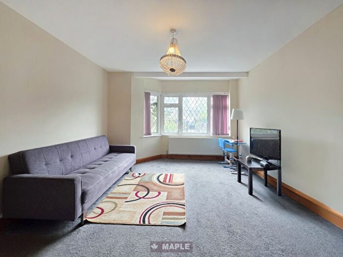 3 Bedroom Semi Detached House For Sale In Canterbury Road, Harrow, HA1