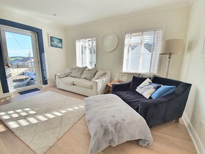 2 Bedroom Flat To Rent In Greenway Lane, Budleigh Salterton, EX9