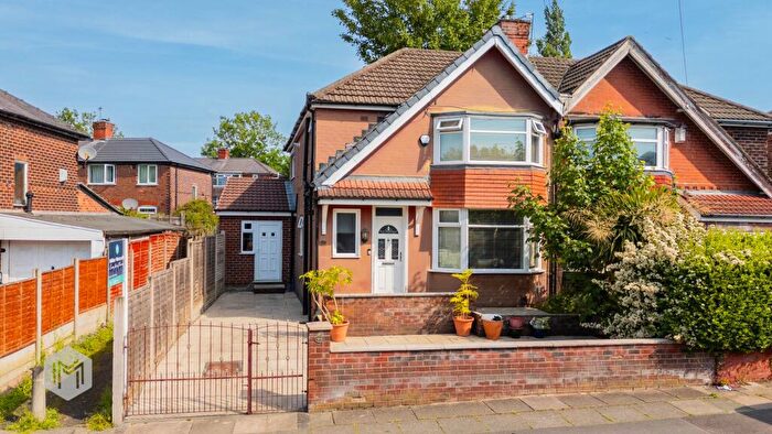 3 Bedroom Semi-Detached House For Sale In Dorchester Road, Swinton, M27