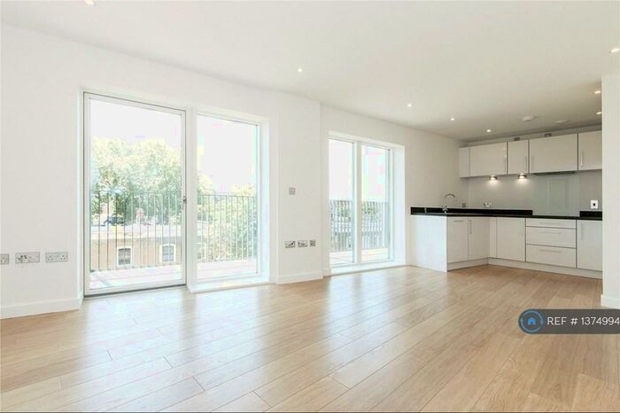 2 Bedroom Flat To Rent In Atkins Square, London, E8