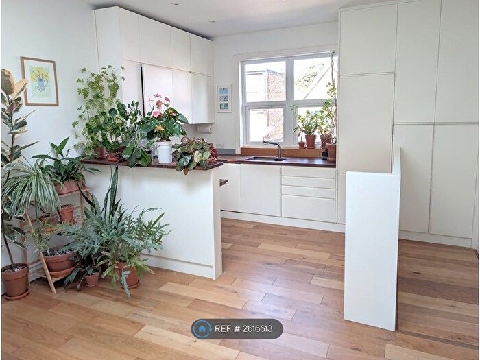 3 Bedroom Flat To Rent In Seaford Road, London, W13
