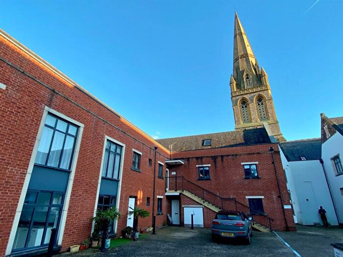 2 Bedroom Apartment To Rent In Mount Dinham Court, Exeter, EX4