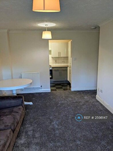 2 Bedroom Flat To Rent In Debham Court, London, NW2
