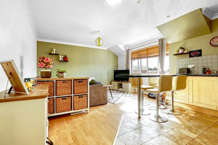 1 Bedroom Flat For Sale In High Street, Waltham Cross, EN8