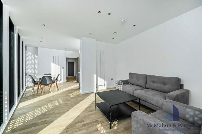 2 Bedroom Flat To Rent In B Newington Causeway, Elephant And Castle, London, SE1