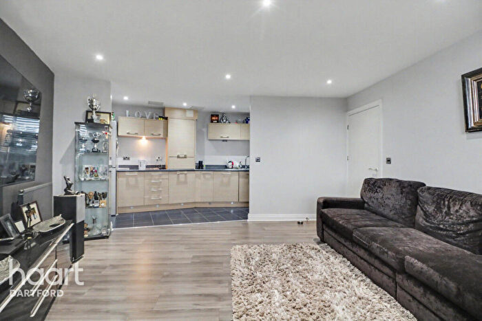 1 Bedroom Apartment For Sale In Tanners Close, Dartford, DA1