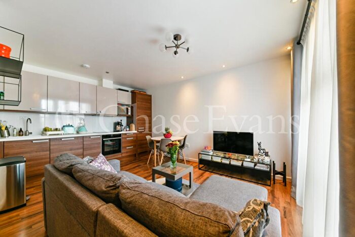 1 Bedroom Flat To Rent In Copenhagen Place, Limehouse, London, E14