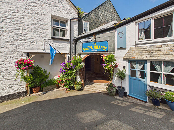 3 Bedroom Maisonette For Sale In Mill Hill, Polperro, Cornwall, PL13