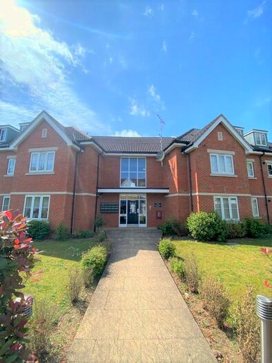 2 Bedroom Flat To Rent In Headstone Lane, Harrow, HA2