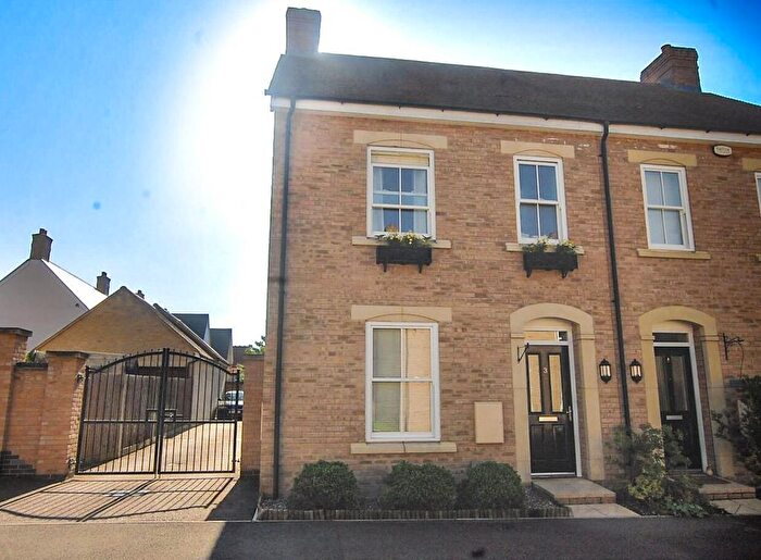 3 Bedroom Semi-Detached House To Rent In Edison Way, Fairfield, Hitchin, SG5