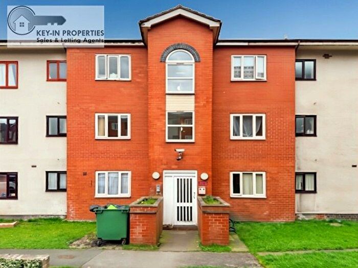 3 Bedroom Flat To Rent In Regency Court, BD8