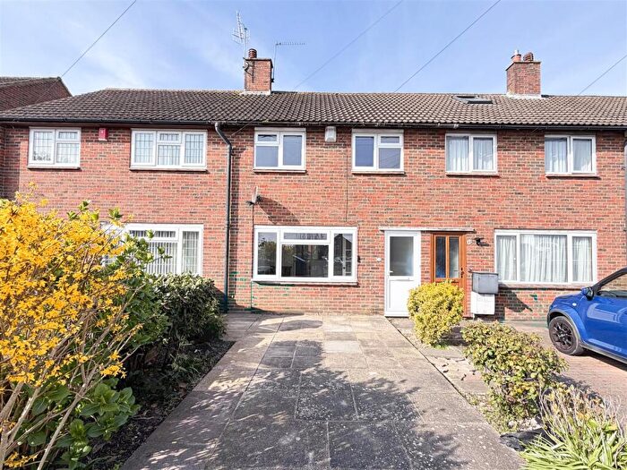 2 Bedroom Terraced House For Sale In Meadowlands Avenue, Eastbourne, BN22