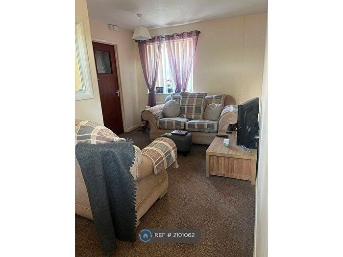 2 Bedroom Flat To Rent In North Street, Crewkerne, TA18
