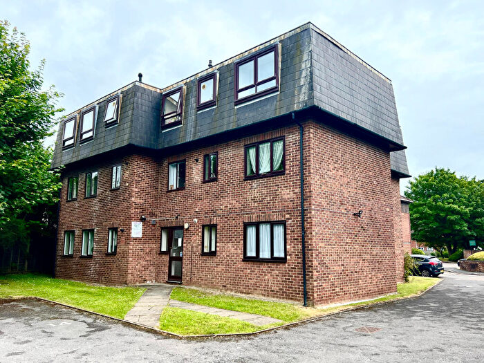 1 Bedroom Flat To Rent In Alexandra Avenue, Camberley, Surrey, GU15