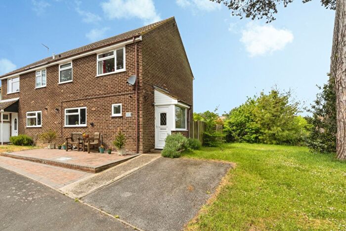 3 Bedroom End Terrace House For Sale In Belmore Park, Ashford, TN24