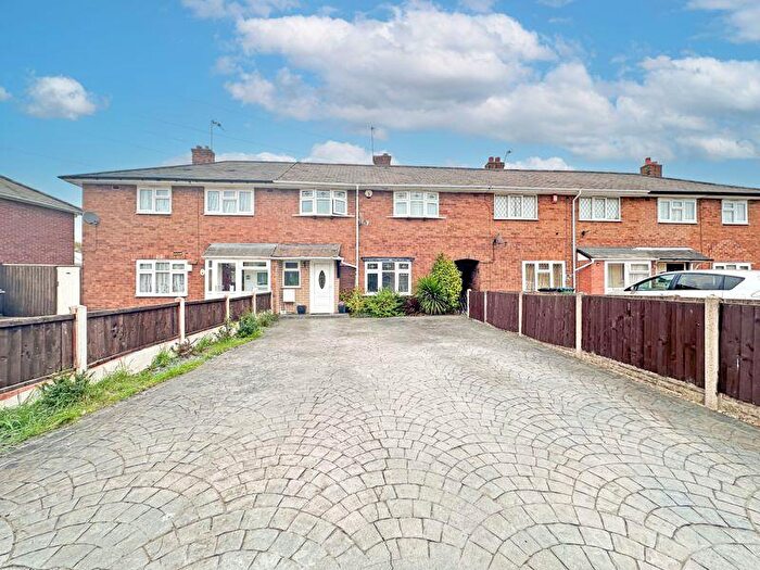 3 Bedroom Terraced House For Sale In Shaw Road, Tipton, DY4