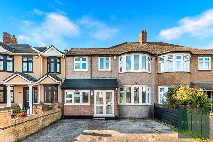 4 Bedroom Semi Detached House For Sale In Caterham Avenue, Clayhall, Ilford, IG5