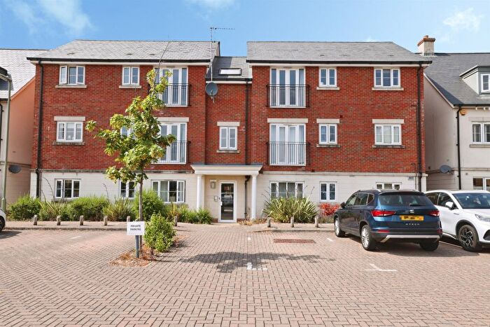2 Bedroom Flat For Sale In Picket Twenty Way, Andover, SP11