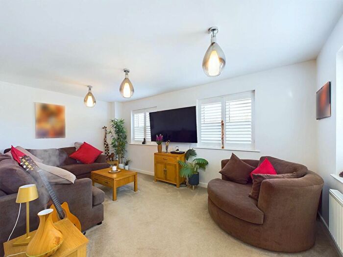 3 Bedroom Detached House For Sale In Harrow Road, Longwick - Stunning Three Bedroom Modern Home, HP27