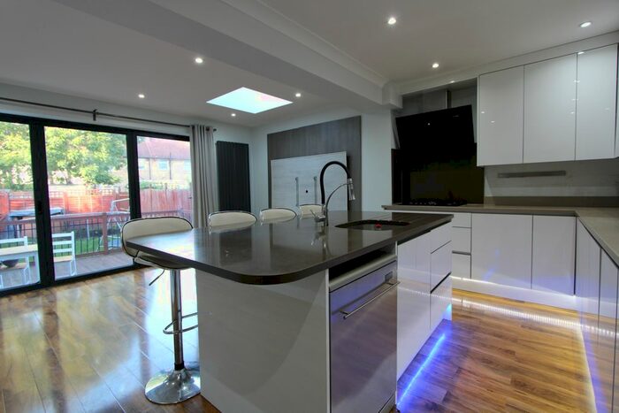 4 Bedroom Terraced House To Rent In Lodge Avenue, Croydon CR0