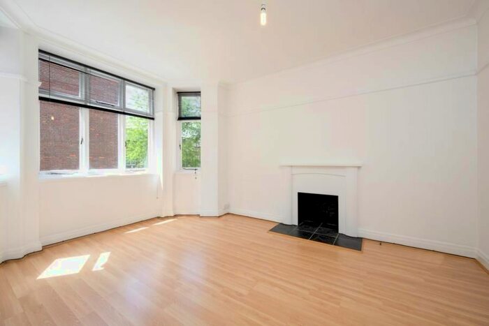 2 Bedroom Flat To Rent In Cunningham Court, Blomfield Road, Maida Vale, W9