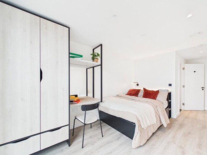 Studio To Rent In Union West Tower, Water Street, Manchester, Greater Manchester, M3
