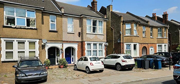 3 Bedroom Maisonette To Rent In Pinner Road, Harrow, HA1