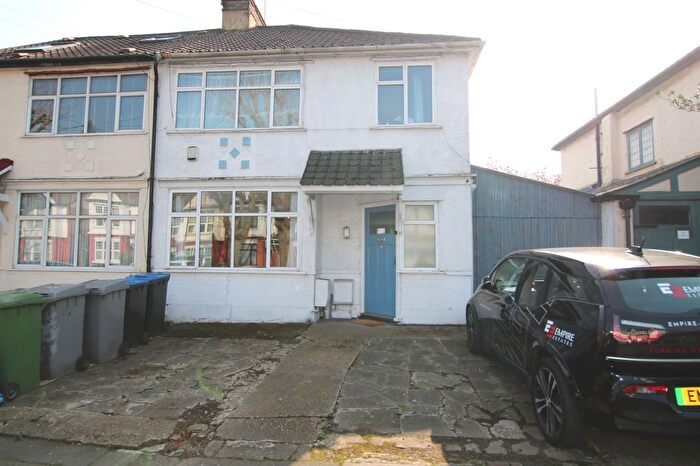 2 Bedroom Maisonette To Rent In Burnley Road, London, NW10